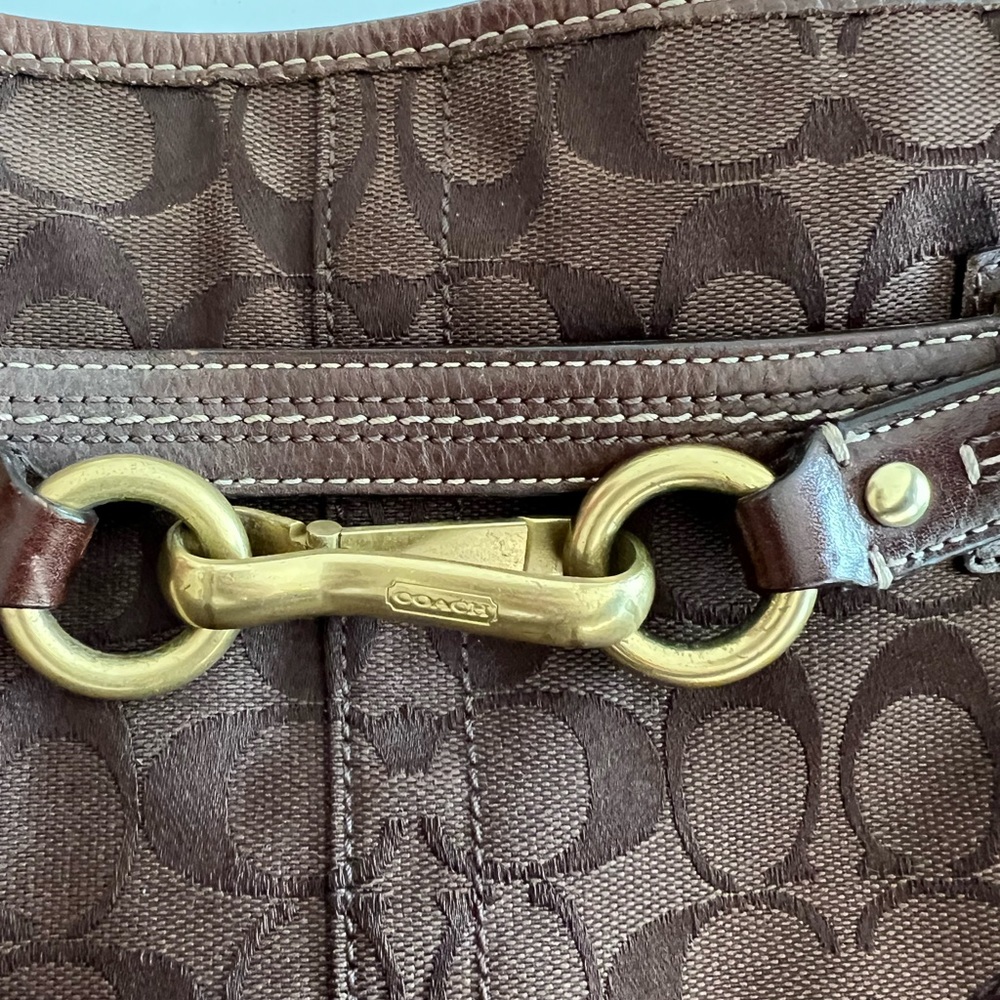 Coach signature purse - Picture 4 of 5